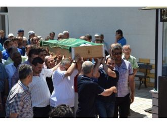 Acılı Babadan Sosyalist Partili Gençlere Tepki: Çocuğumu Yediniz, Allahsızlar