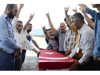 Ülkücüler, Türkmen Cephesinde Savaşırken Can Veren Arkadaşlarını Yolcu Etti