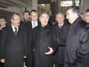 Bakan Günay Efes İle Komeri Ziyaret Etti