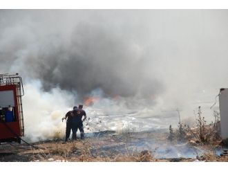 Didim’de Sanayi Sitesinde Çıkan Yangın Korkuttu
