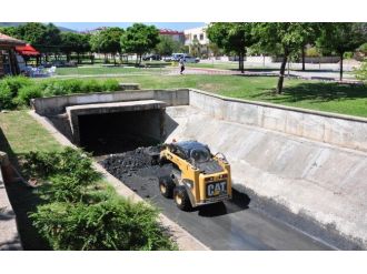 Maski’den Laleli’de Dere Temizliği