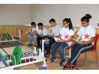 Minik Sporcular Antrenmana Kitap Okuyarak Hazırlanıyor