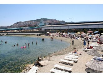 Halk Mudanya’da Denize Girecek Yer Arıyor