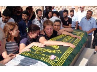 Suruç’taki Patlamada Ölen Arkadaşlar Yan Yana Toprağa Verildi