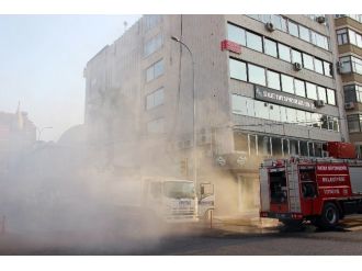 Hatay’da Ak Parti Binası Önünde Patlama