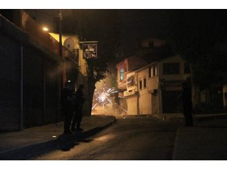 İstanbul’da Korsan Gösteriye Polis Müdahalesi