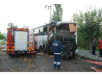Tokat’ta Yolcu Otobüsüne Kamyon Çarptı: 15 Yaralı