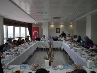 Sgk Personeli, Yuvada Yaşayan Çocuklarla Kahvaltı Yaptı