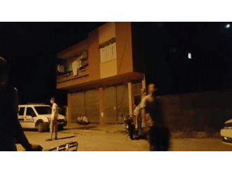 Babasını Ve Kardeşini Vurup Yeğenini Rehin Aldı