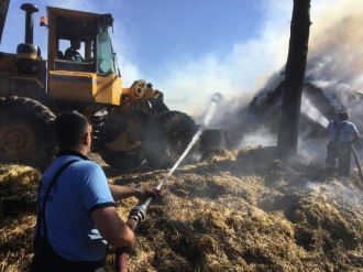 Tekirdağ’da Çıkan Yangında 2 Bin Balya Saman Kül Oldu