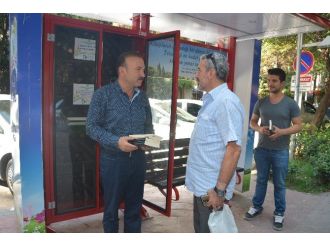 İzmit’in Sokak Kütüphaneleri Hizmete Girdi