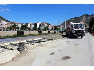 Amasya Belediyesi Yol Ve Kaldırım Çalışmalarına Hız Verdi