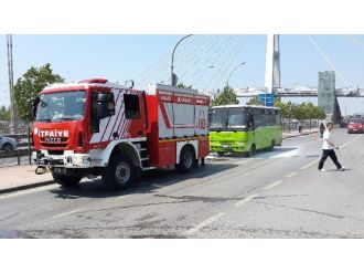 Yolcu Dolu Otobüste Çıkan Yangın Korkuttu