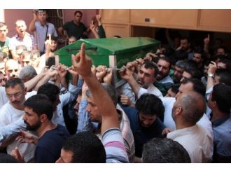 Pkk’lıların Öldürdüğü Vatandaşın Cenazesi Tekbirlerle Alındı