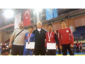 Bartınlı Minik Pehlivanlar Milli Takım Yolunda