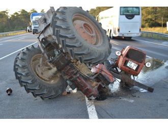 Traktör İkiye Ayrıldı !