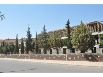 Vali Tapsız, Okul Ve Yurt İnşaatı İncelemelerine Devam Ediyor