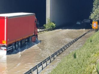 Tem Bağlantı Yolunu Su Bastı