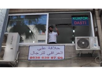 Iraklı Berber Tabelasını Arapça Yazdırdı