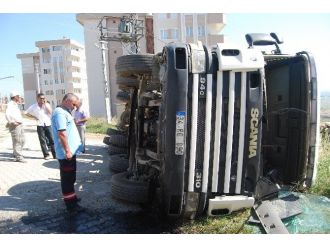 Beton Mikseri Devrildi: 1 Yaralı