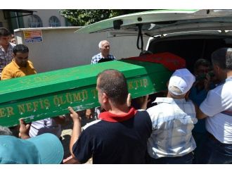 Trenin Altında Kadının Cenazesi Toprağa Verildi