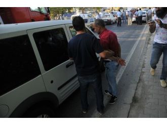 Bomba Yüklü Olduğu İddia Edilen Araç Polisi Teyakkuza Geçirdi