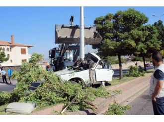 Kağıt Gibi Katlanan Otomobilden Sağ Çıktılar