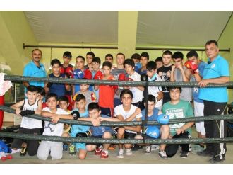 Boks İl Spor Merkezine Yoğun İlgi