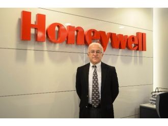 Türk Uçak Yolcuları Yemekten Çok İnternet Bağlantısı İstiyor