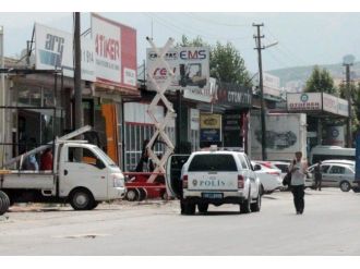 Forkliftin Sepeti İle Birlikte 10 Metreden Yere Çakıldı