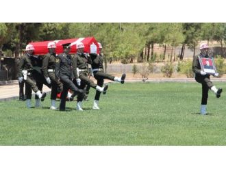 Şehit Asker İçin Tören