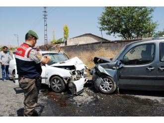 Elazığ’da Trafik Kazası: Altı Yaralı