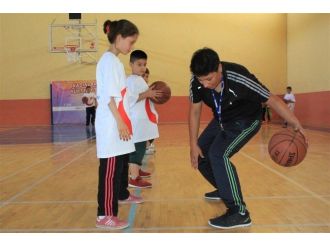 Karaman’da Basketbol Kursu Yoğun İlgi Görüyor