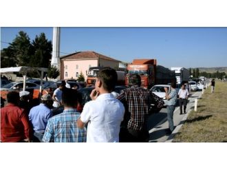 Çorum-ankara Yolunu Kapattılar