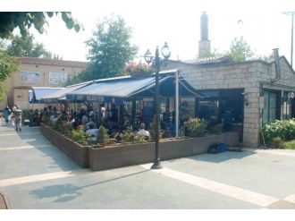 Belediye Çay Bahçesi Halka Hizmete Devam Ediyor