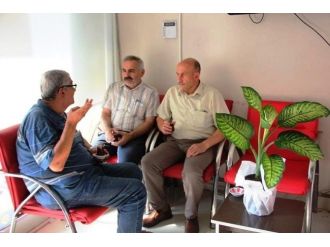 Başkan Selçuk’tan Çiçekli Kutlama