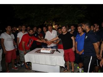 Basın Mensuplarına Sürpriz Kutlama