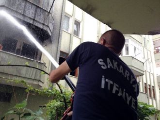 Sakarya’da Yangın Çıkan Ev Kullanılmaz Hale Geldi