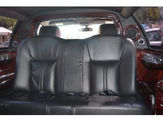 Evlenecek Çift Limuzin Tercih Edince