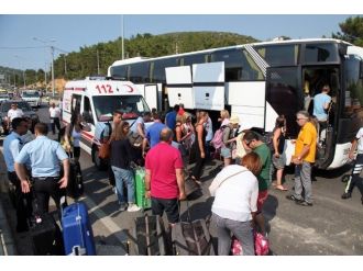 Bodrum’da Turistleri Taşıyan Otobüs Kaza Yaptı