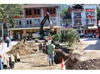 Kozcağız’da Alt Yapıdan Sonra İçme Suyu Hattı Da Yenileniyor