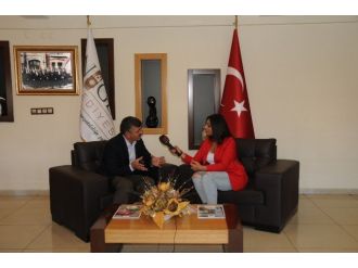 Niğde Belediye Başkanı Faruk Akdoğan, Hilal Yaşar’ın Hazırlayıp Sunduğu ’’İlalce Hasbihal’ Programının Konuğu Oldu