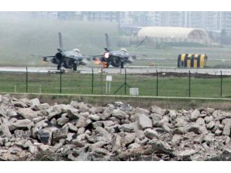 Diyarbakır’a Savaş Uçağı Takviyesi