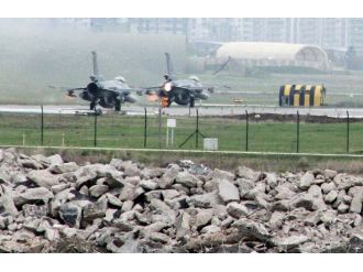 Diyarbakır’a Savaş Uçağı Takviyesi