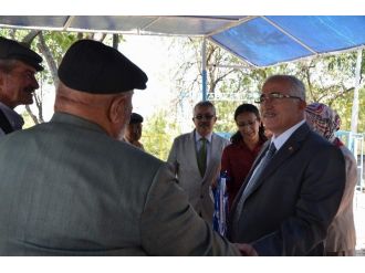 Vali Tuna’dan Huzurevi Ziyareti