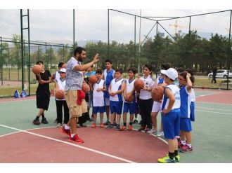 Yaz Spor Okullarında Yeni Yetenekler Keşfediliyor