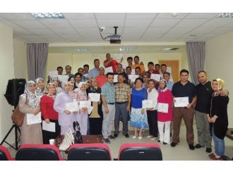 Hasta Ve Yaşlı Bakım Kursiyerlerine Sertifika