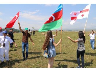 3 Ülke Tek Bayramda Buluştu