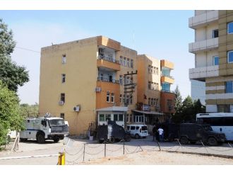 Emniyete Uzun Namlulu Saldırı