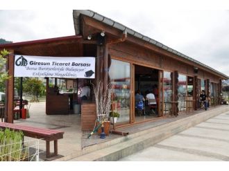 Borsa Burs Sağladığı Öğrencilerle Buluştu